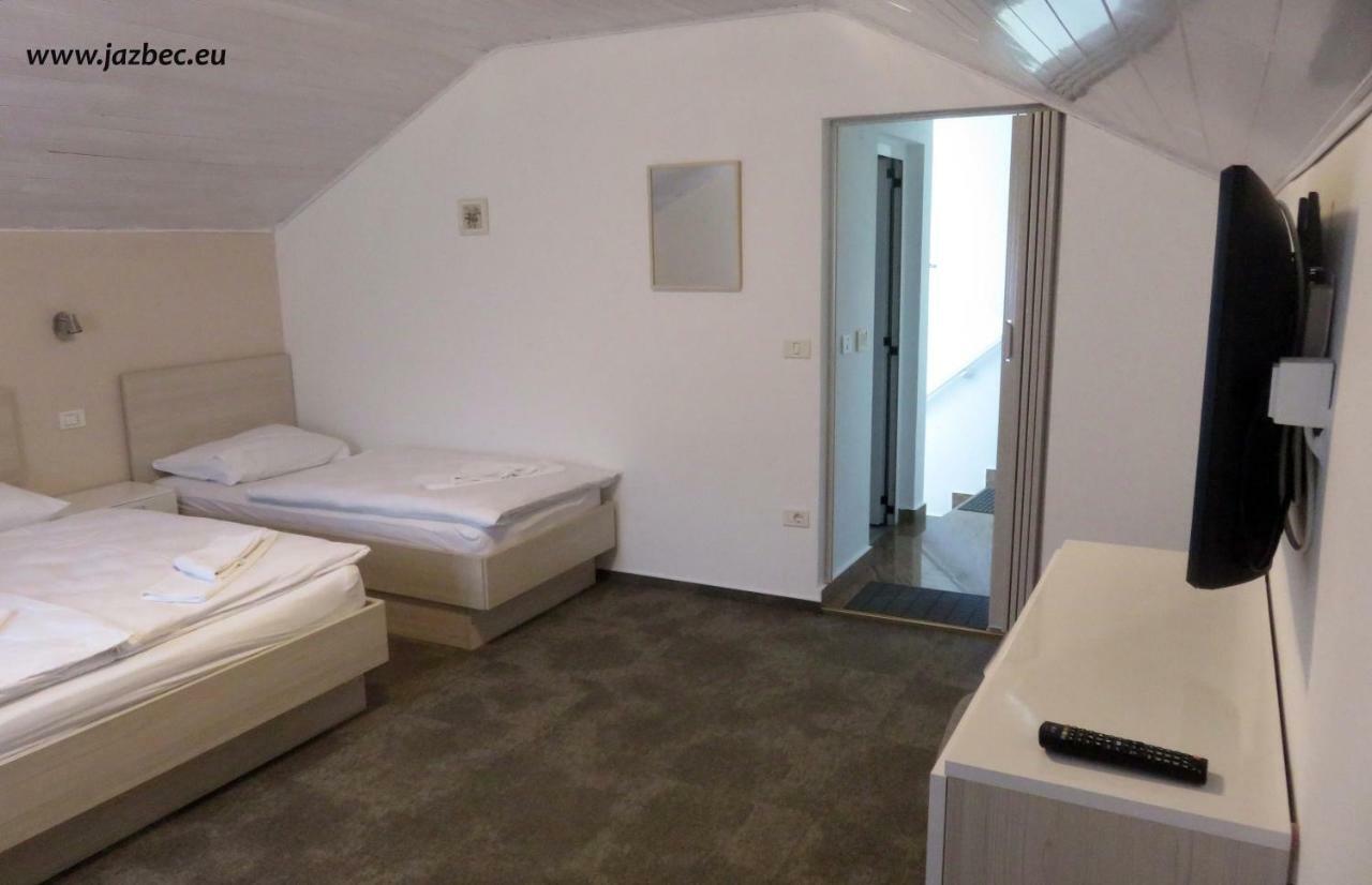 Sobe Rooms Zimmer Jazbec Idrsko Extérieur photo